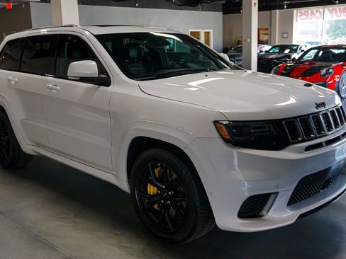 Used 2018 Jeep Grand Cherokee Trackhawk w/ Trailer Tow Group IV image 4