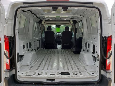Used 2018 Ford Transit 150 130 Low Roof RWD image 5