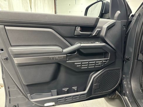 Used 2025 Toyota 4Runner TRD Sport Premium image 8