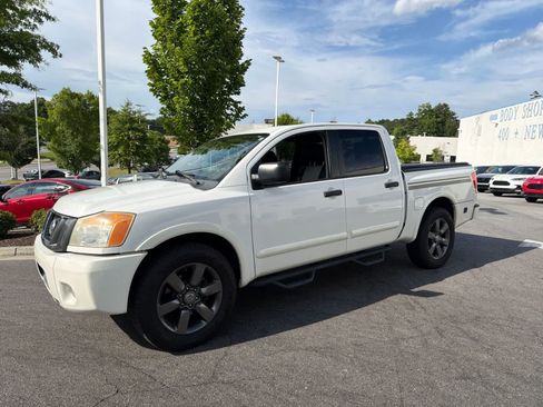 Used 2012 Nissan Titan SV w/ Sport Appearance Pkg RWD image 6