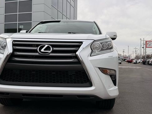 Used 2016 Lexus GX 460 Luxury w/ Preferred Accessory Package image 8