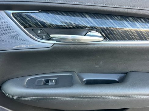 Used 2023 Cadillac XT6 Premium Luxury image 21