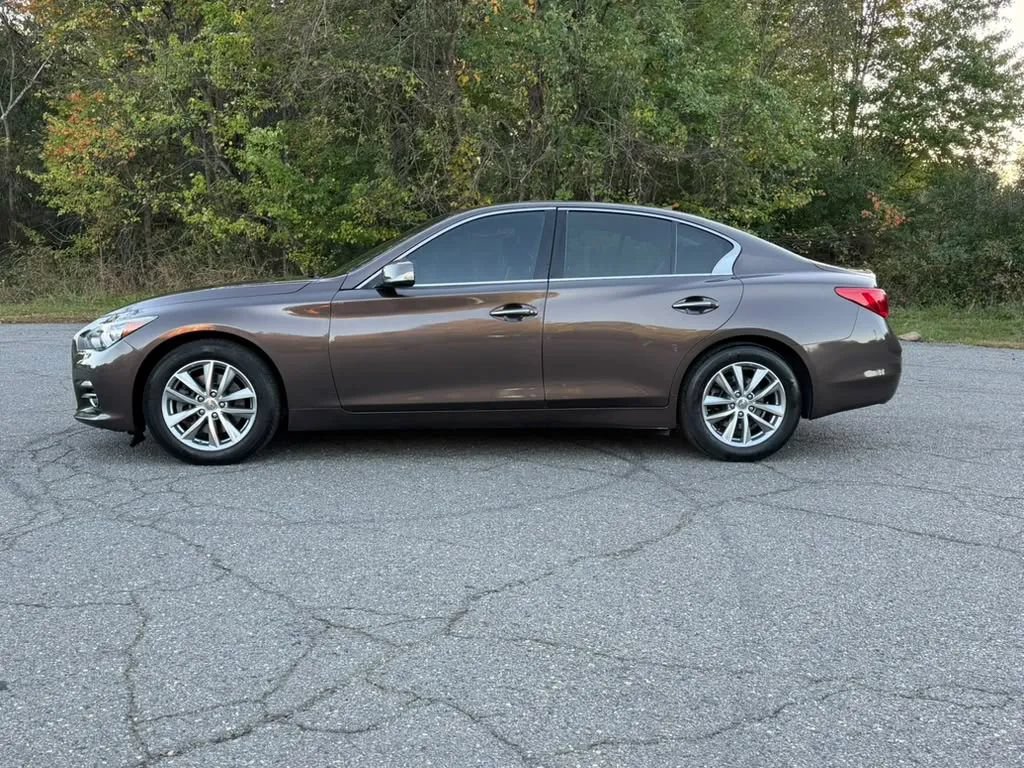 Used 2015 INFINITI Q50 Premium w/ Navigation Package AWD/4WD image 2