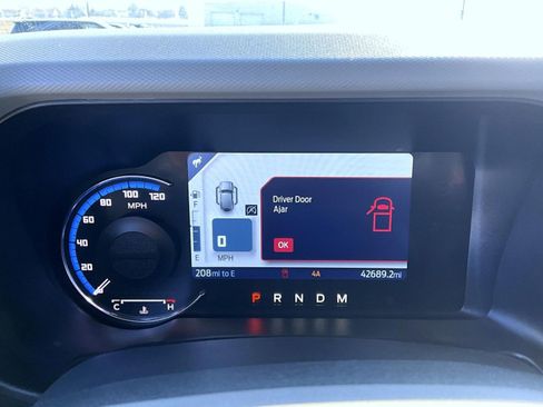 Used 2022 Ford Bronco Badlands image 15