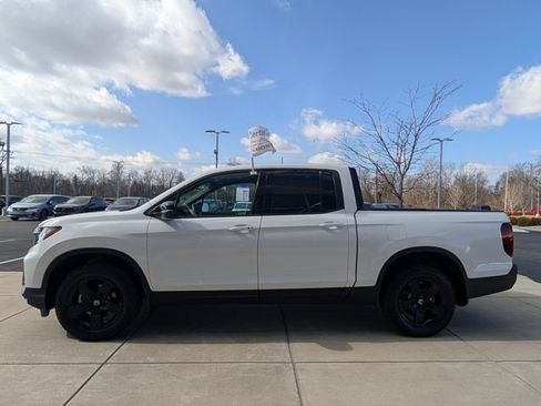 Certified 2025 Honda Ridgeline Black Edition image 4