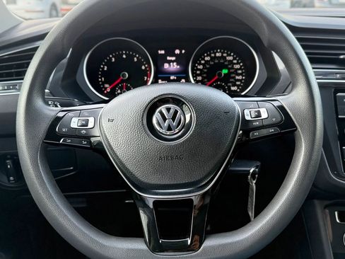 Used 2020 Volkswagen Tiguan S image 11