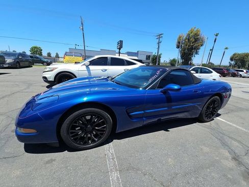 Used 2002 Chevrolet Corvette Convertible w/ Preferred Equipment Group2 RWD image 1