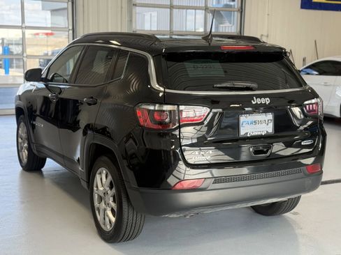 Used 2024 Jeep Compass Latitude AWD/4WD image 5