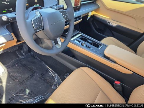 New 2026 Lexus ES 350e FWD image 13
