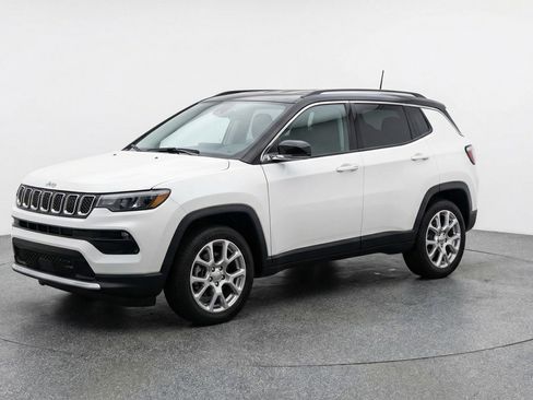 Used 2025 Jeep Compass Limited image 2