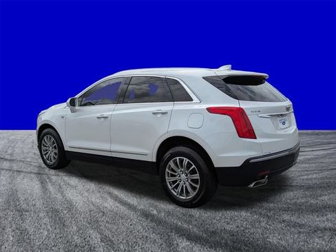 Used 2018 Cadillac XT5 Luxury w/ Driver Awareness Package FWD image 6