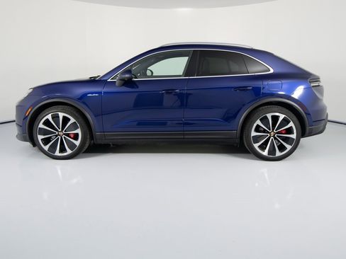 Certified 2025 Porsche Macan 4S Electric image 7