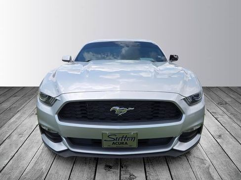 Used 2017 Ford Mustang Coupe RWD image 5