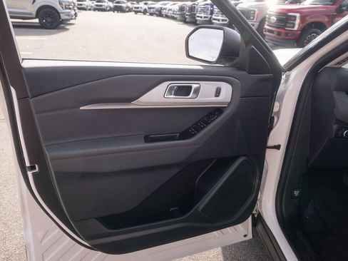 New 2026 Ford Explorer Active w/ Active Comfort Package image 16