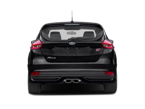 Used 2018 Ford Focus ST FWD image 5