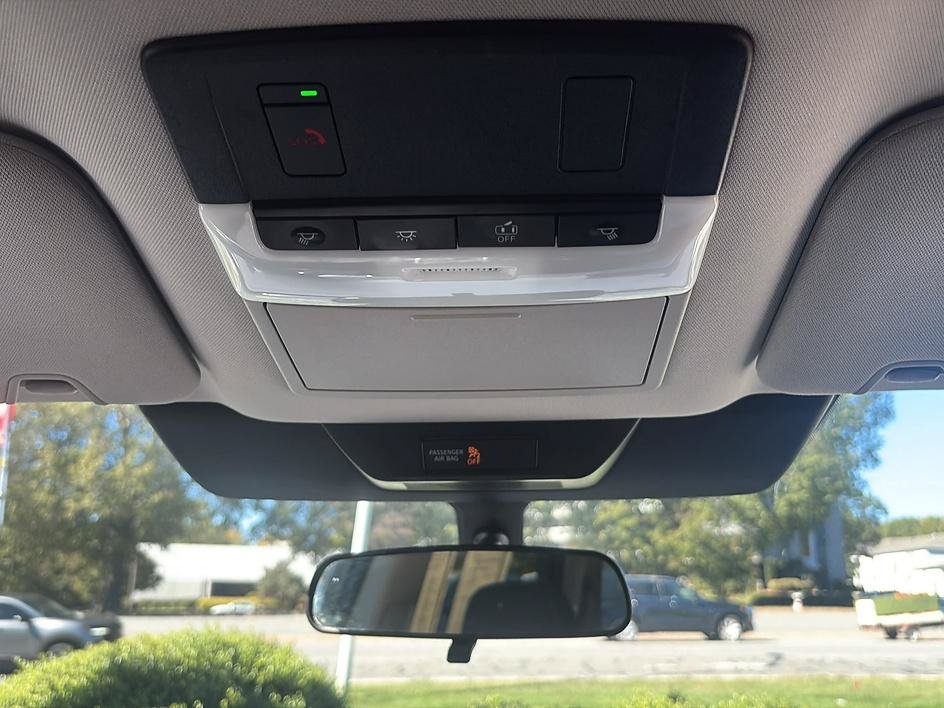 Certified 2025 Nissan Pathfinder SV FWD image 35