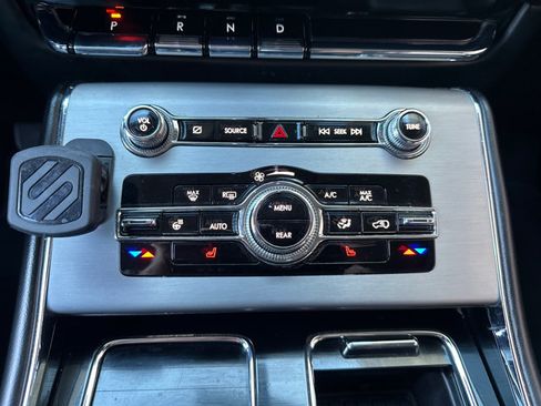 Used 2023 Lincoln Aviator AWD image 23
