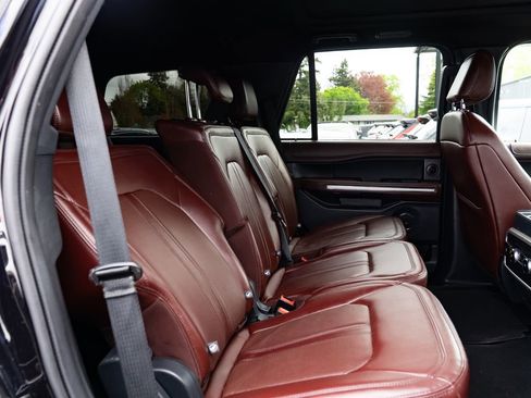 Used 2024 Ford Expedition Limited AWD/4WD image 23
