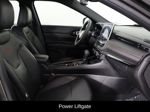 Used 2023 Jeep Compass Trailhawk w/ Trailhawk Elite Group AWD/4WD image 18