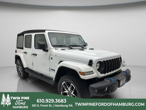 Used 2024 Jeep Wrangler Unlimited w/ Convenience Group AWD/4WD image 1