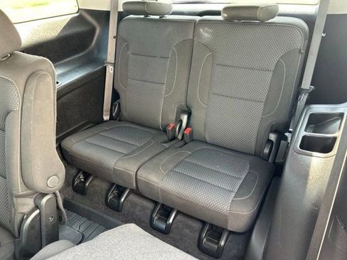 Used 2023 GMC Acadia SLE w/ Driver Convenience Package FWD image 43