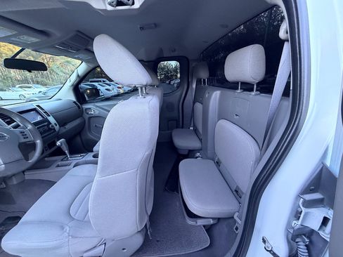 Used 2019 Nissan Frontier S image 9