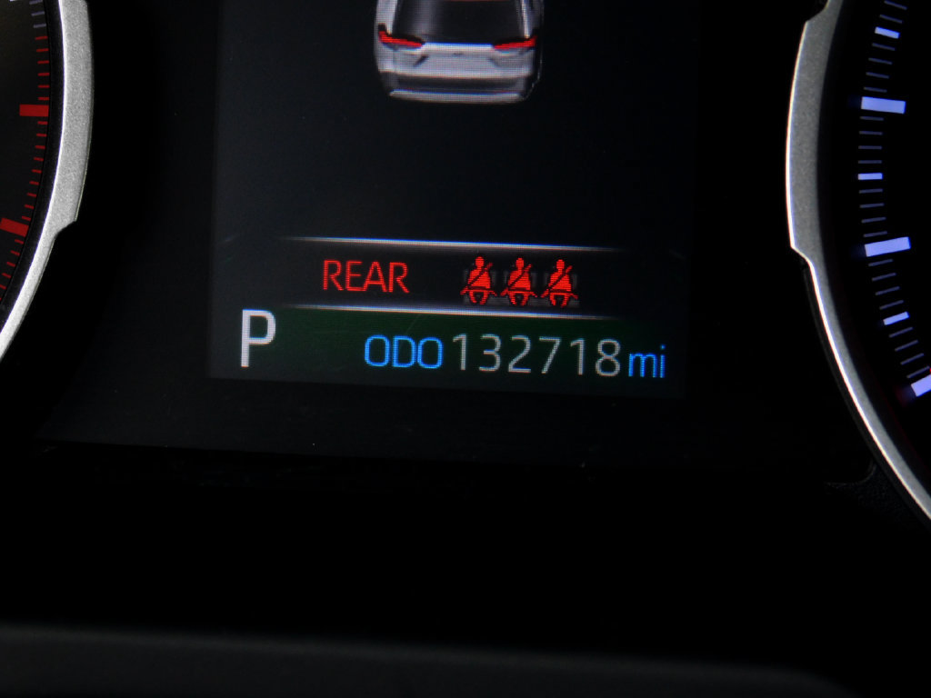 Used 2019 Toyota RAV4 XLE Premium w/ Cold Weather Package AWD/4WD image 28