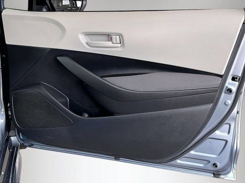 Used 2025 Toyota Corolla LE FWD image 25