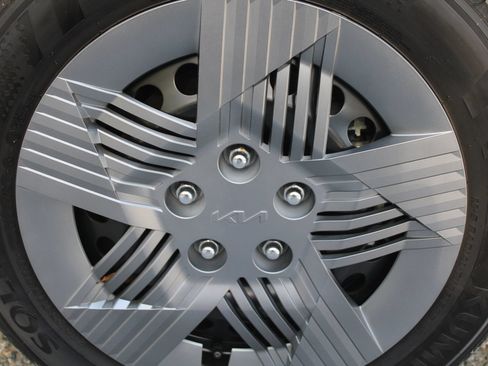 New 2026 Kia K4 FWD image 17