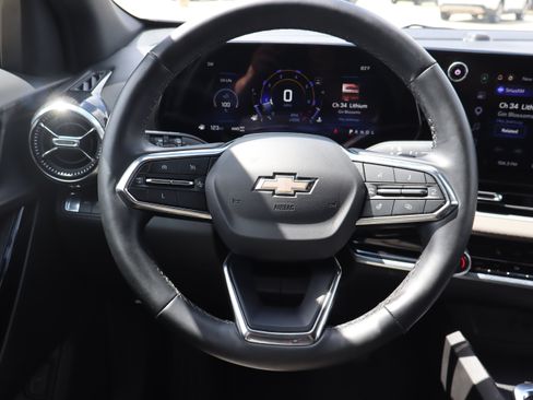 Used 2025 Chevrolet Equinox LT w/ Convenience Package II AWD/4WD image 14
