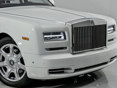 Used 2013 Rolls-Royce Phantom Sedan image 3
