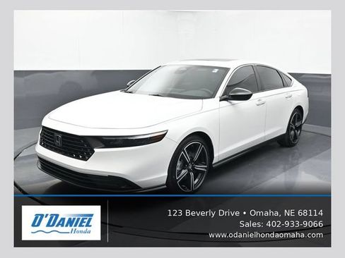 Used 2025 Honda Accord Sport image 1