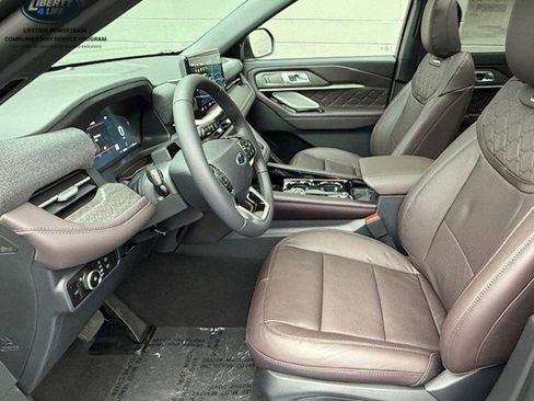 New 2026 Ford Explorer Platinum w/ LUX Leather Package AWD/4WD image 12