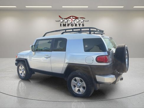 Used 2007 Toyota FJ Cruiser 4WD image 3