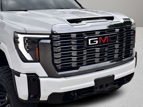 Used 2024 GMC Sierra 2500 Denali Ultimate AWD/4WD image 26