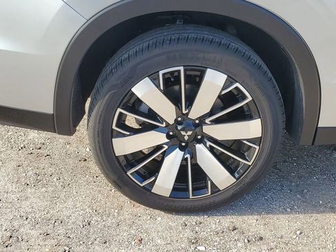 Used 2025 Mitsubishi Outlander SE image 5