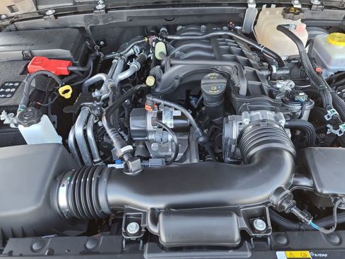 Used 2023 Jeep Wrangler Unlimited Sport image 17