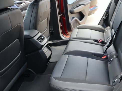 New 2025 Chevrolet Equinox EV LT w/ Convenience Package II image 11