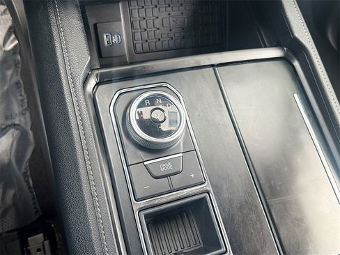 Used 2023 Ford Expedition Max XLT image 17