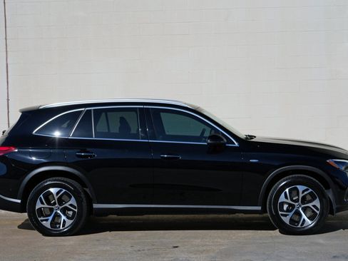 Used 2025 Mercedes-Benz GLC 350e 4MATIC image 57