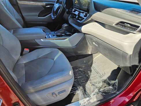 Used 2020 Toyota Highlander Platinum image 21