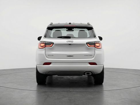 Used 2025 Jeep Compass Trailhawk AWD/4WD image 7