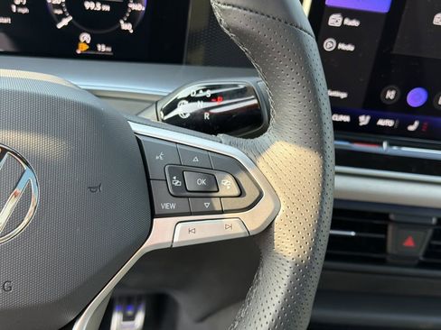 New 2026 Volkswagen Tiguan SE R-Line FWD image 27
