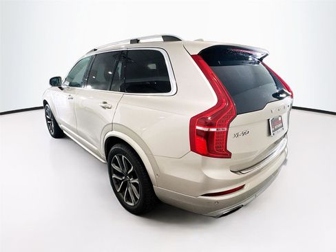 Used 2017 Volvo XC90 T6 Momentum w/ Vision Package image 3
