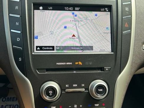 Used 2017 Lincoln MKC Reserve w/ Lincoln MKC Climate Package FWD image 19