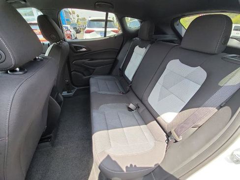 Used 2024 Chevrolet Trax RS FWD image 21