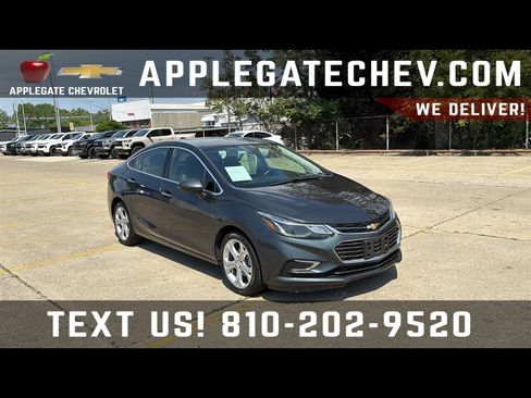 Used 2018 Chevrolet Cruze Premier FWD image 1