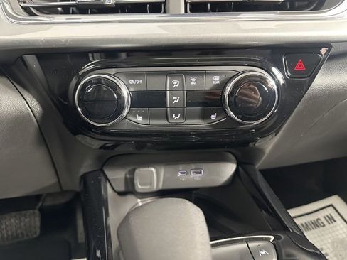New 2026 Chevrolet Trax LT w/ Sunroof Package image 20