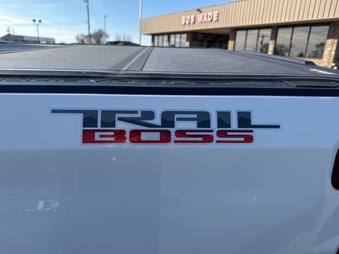 Used 2022 Chevrolet Silverado 1500 LT Trail Boss w/ LPO, Dark Essentials Package image 10