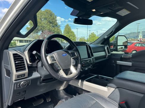 Used 2022 Ford F350 Lariat w/ Lariat Ultimate Package AWD/4WD image 12